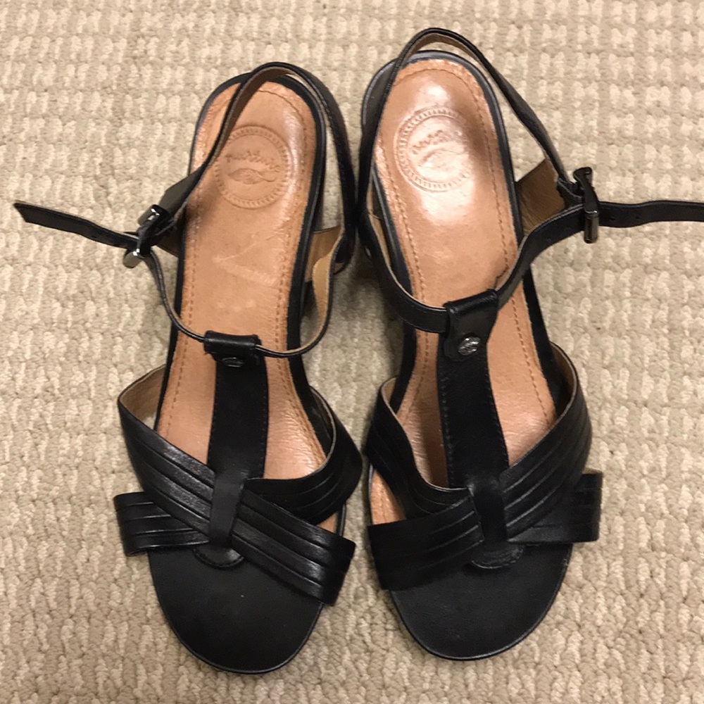 Nurture Wedges (Black) - Women’s Size 6.5